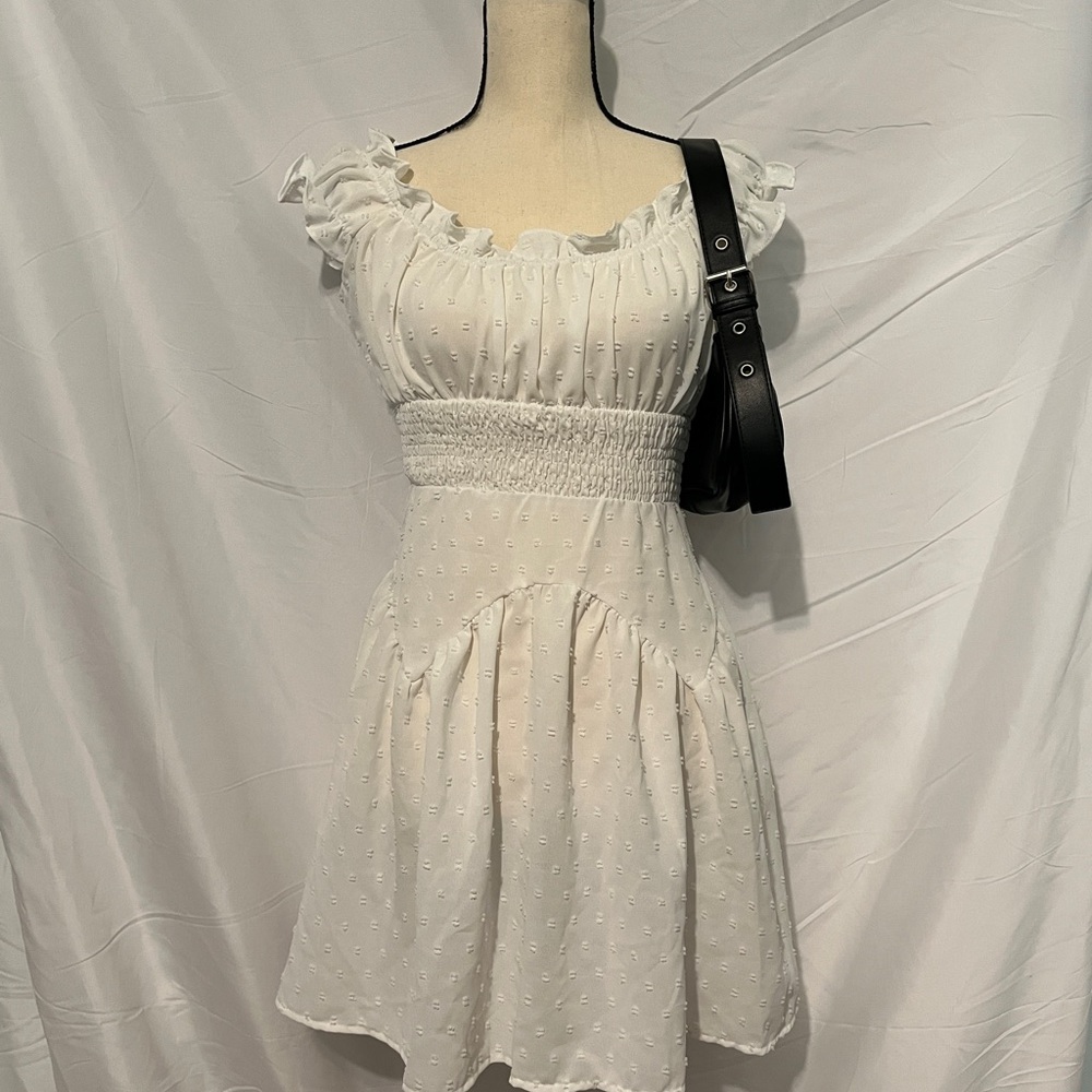 Chic White Ruffled Mini Dress